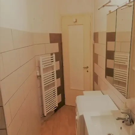 ゲストハウス Sweet 4 Person In Apartament トリエステ