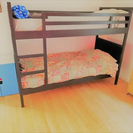 ゲストハウス Sweet 4 Person In Apartament